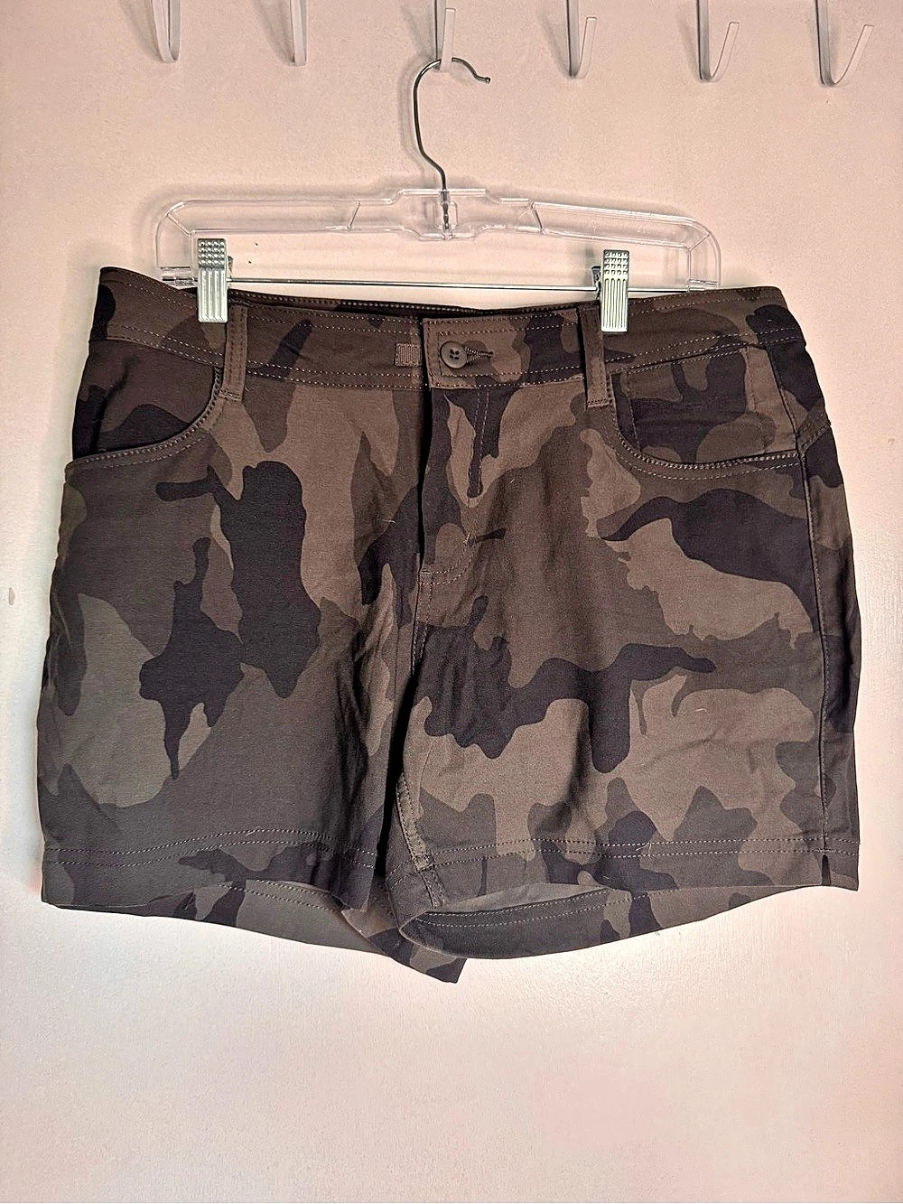 prAna Camo Cargo Shorts Size 10